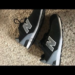 Black new balance shoes
